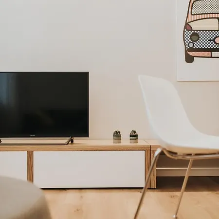 Bed's Apartment *